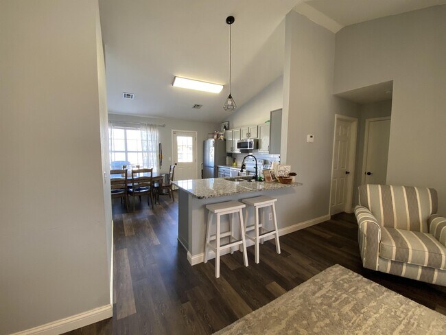 Building Photo - 909 N Windermere Dr