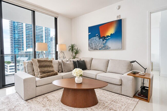 Building Photo - 1010 Brickell Ave