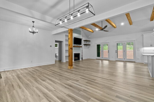 Building Photo - 14 Wisteria Way