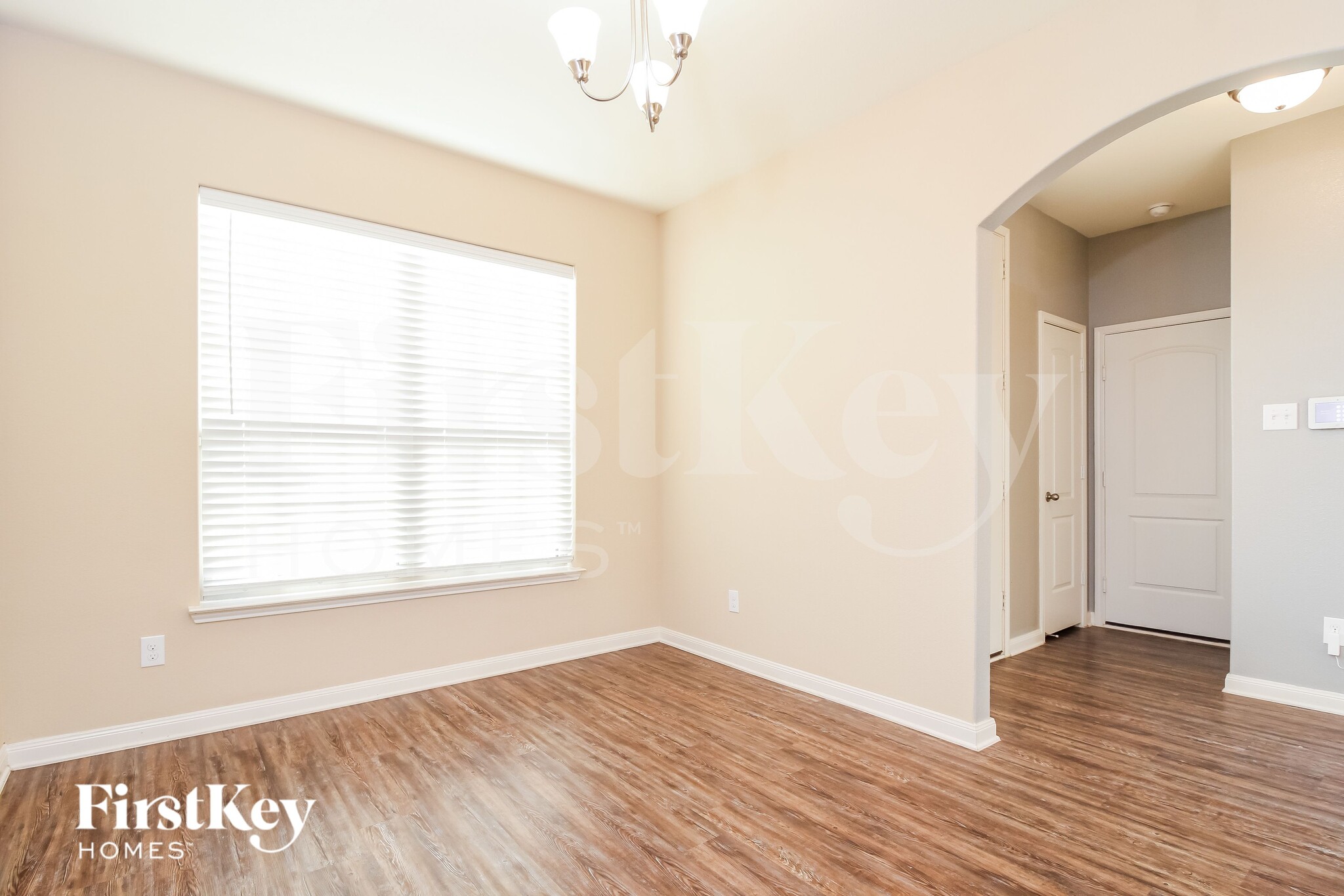 Building Photo - 5401 Zara Dr