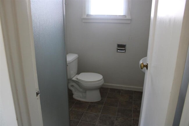 Building Photo - 1 Bedroom- Single Family Home with Large Yard