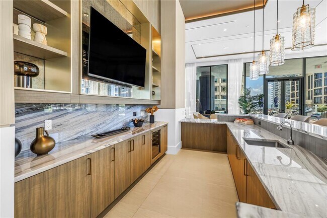 Building Photo - 275 1st Ave S