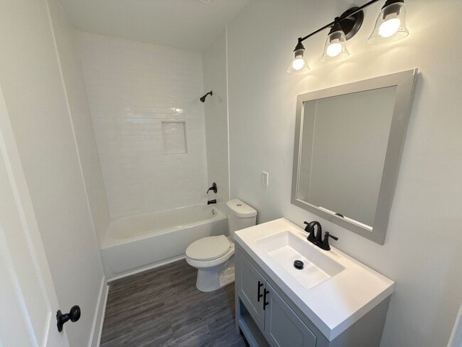 Building Photo - 760 N McNeil St