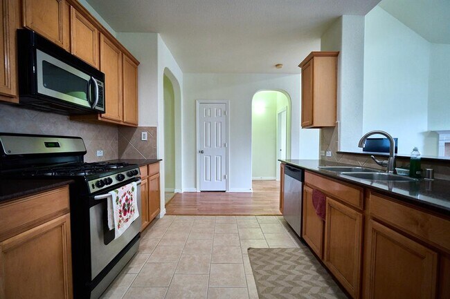 Building Photo - 10027 Deer Track Ct