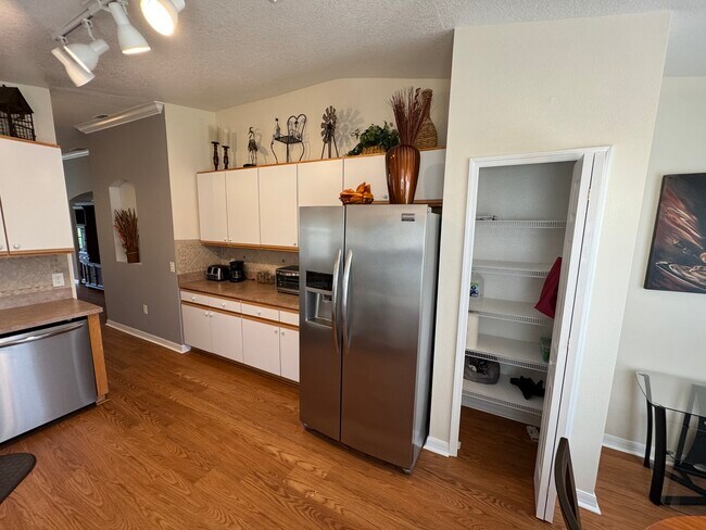 Building Photo - 353 Acadia Dr