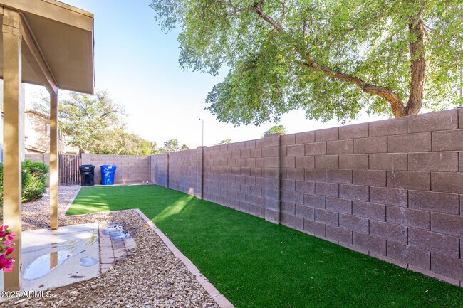 Building Photo - 3706 E Yeager Dr