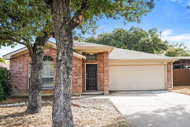 Building Photo - 7325 Meadows Dr N