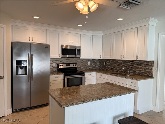 Building Photo - 6677 Fiesta Way