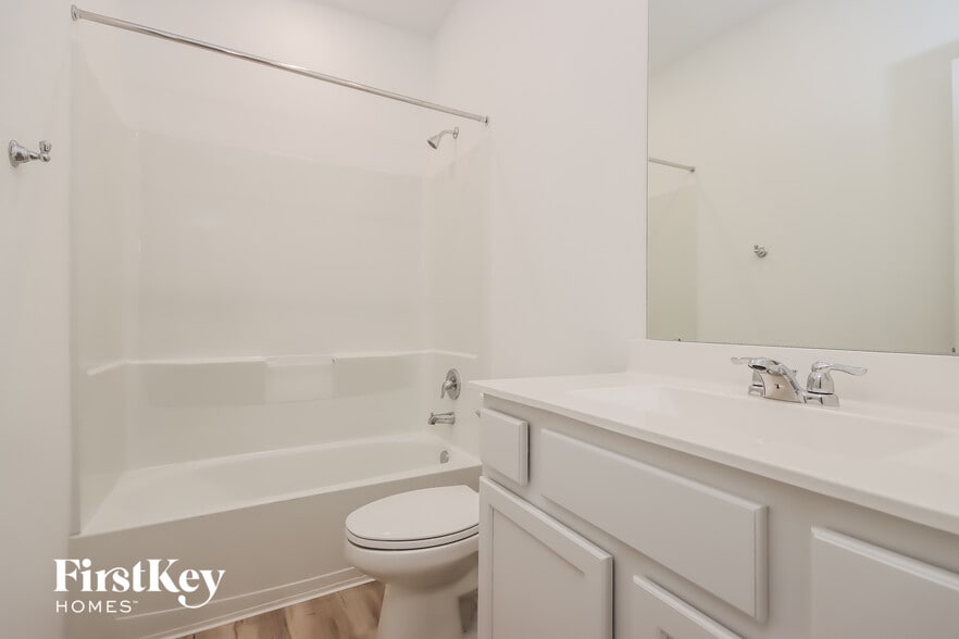 Building Photo - 26634 Daylily Grove St