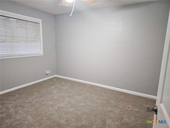 Building Photo - 2506 Bluejay Dr