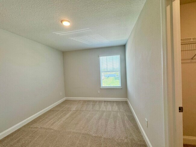 Building Photo - 13870 Harlowton Ave