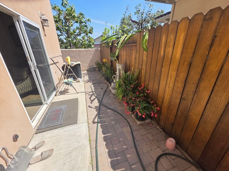 back patio - 5102 La Palma Ave