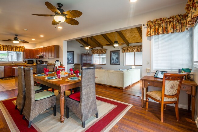 Building Photo - Welcome to this stunning 3-bedroom, 3-bathroom beachfront island oasis in the beautiful Hauula, HI.