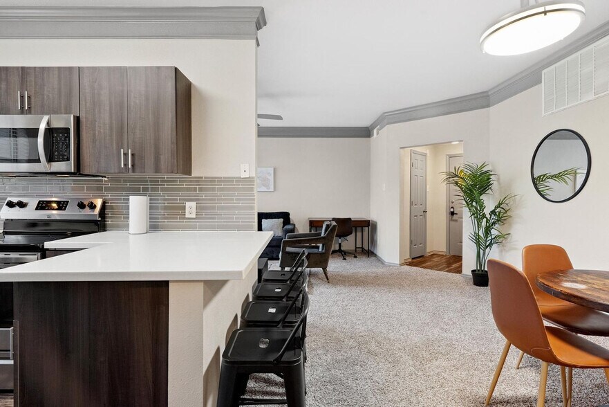 Building Photo - 12100 Metric Blvd