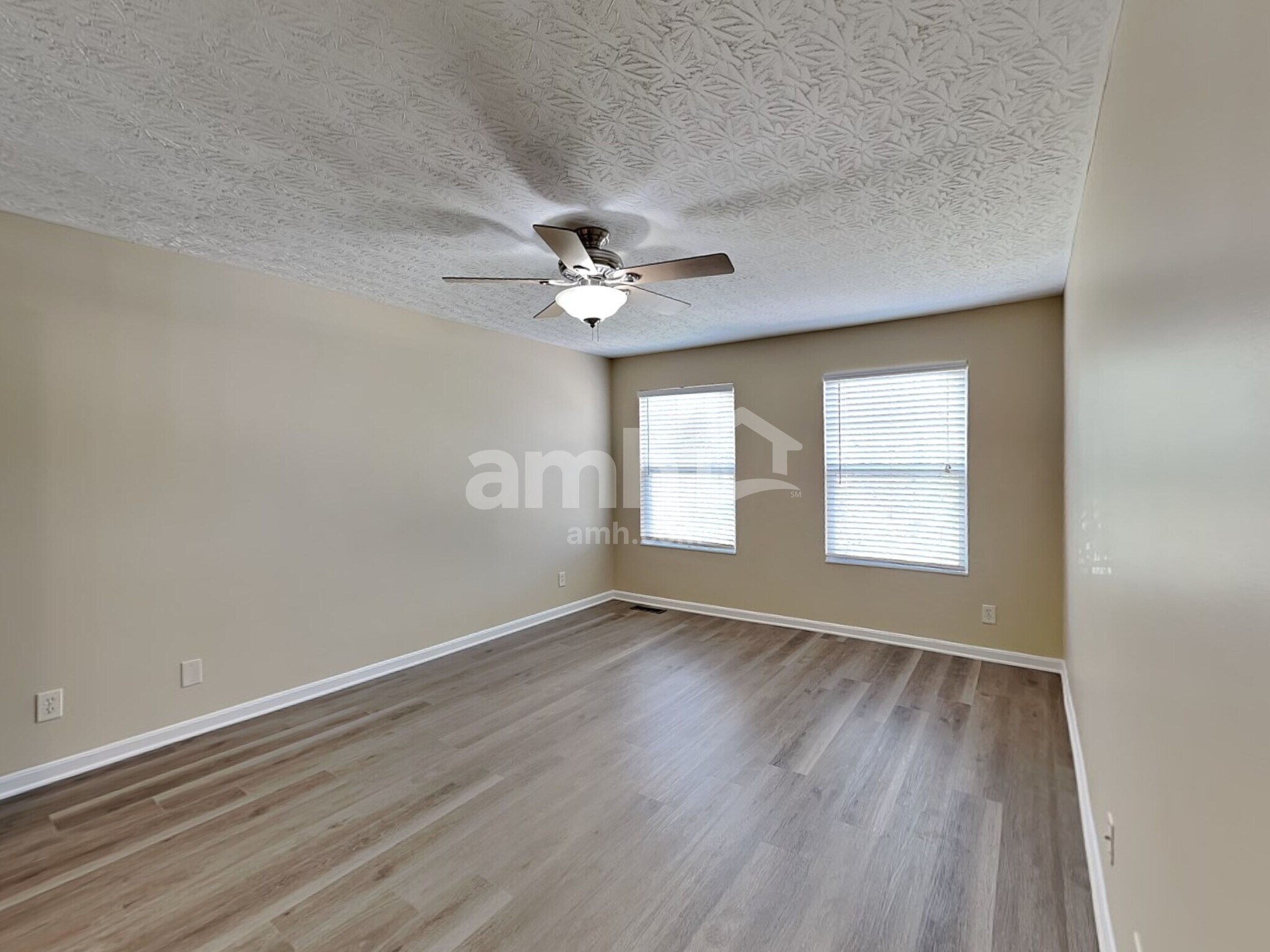 Building Photo - 3177 Bridle Run Dr