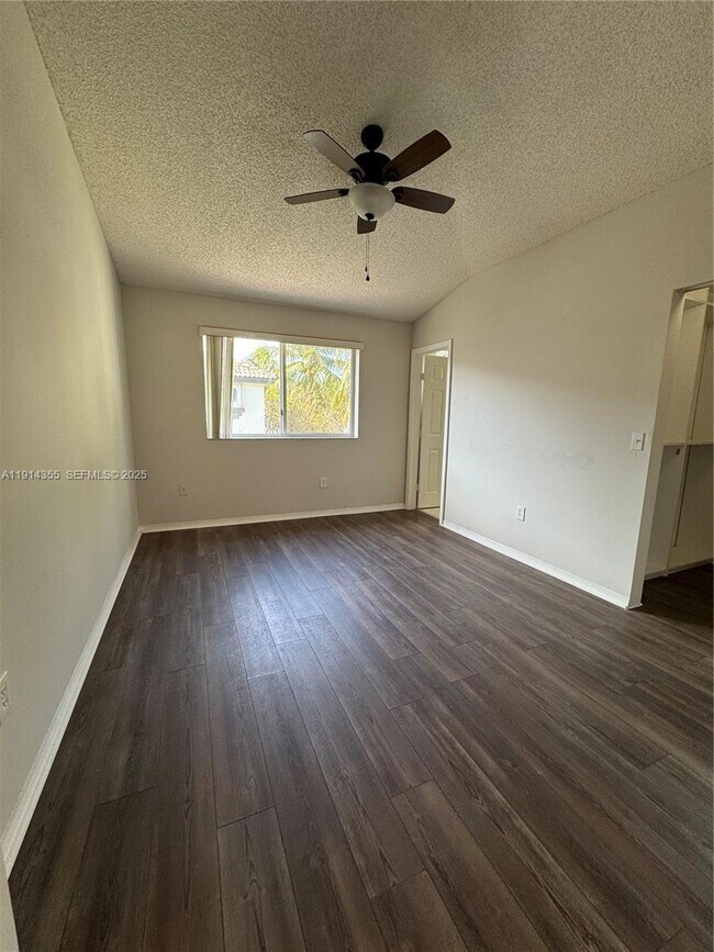 Building Photo - 2224 SE 25th Ave