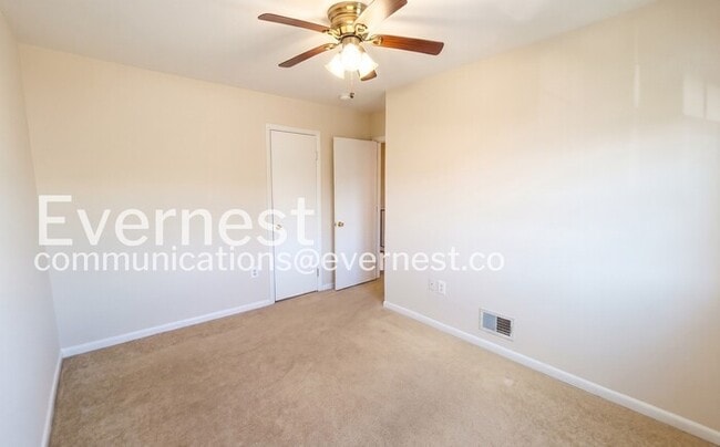 Building Photo - 2325 McClellan Ct