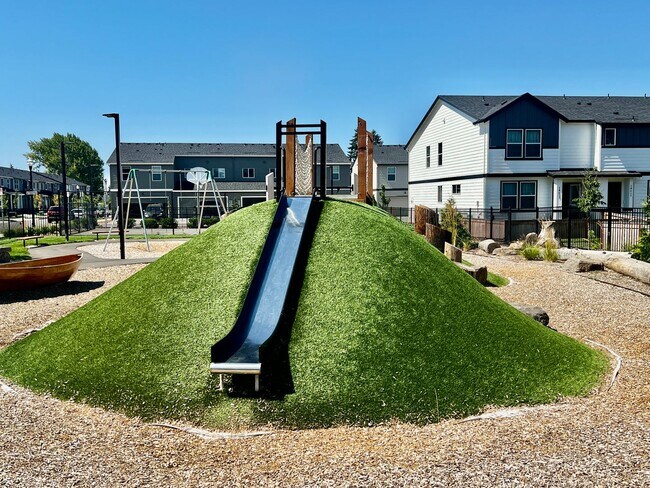 Building Photo - Free rent offered Beautiful New Smart Home...