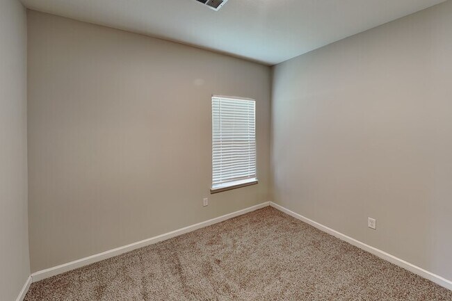 Building Photo - 5071 Shellback Dr
