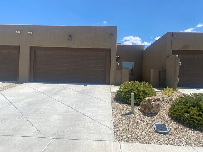 Primary Photo - Cute Townhome in Gated Community Pueblos a...