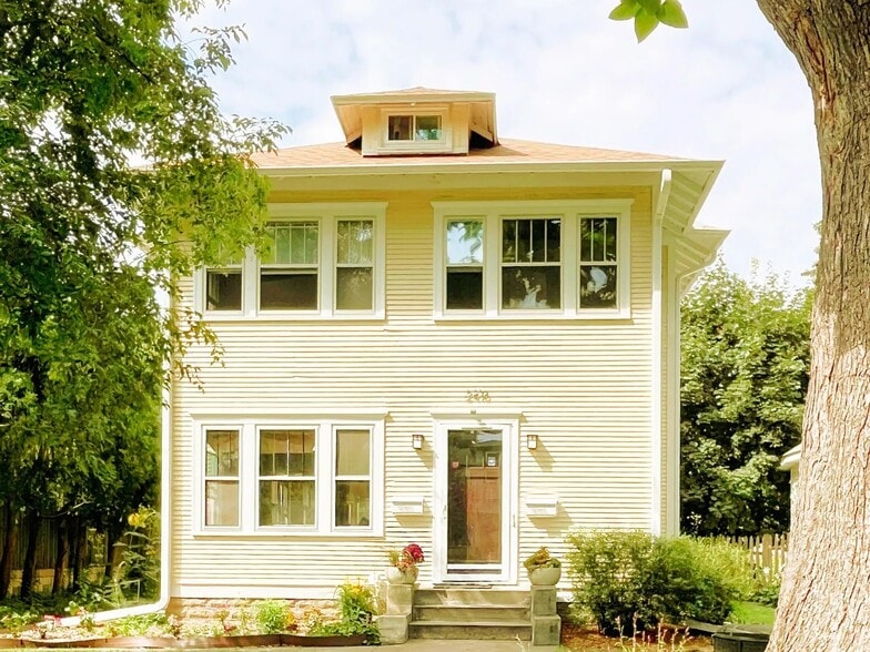 Primary Photo - 2416 34th Ave S
