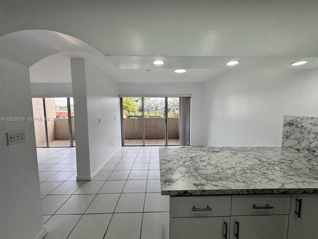 Building Photo - 10651 SW 108th Ave