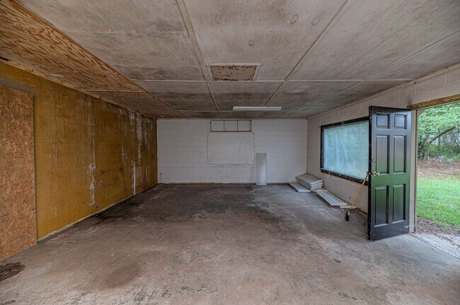Building Photo - 3226 Hawkins Ave