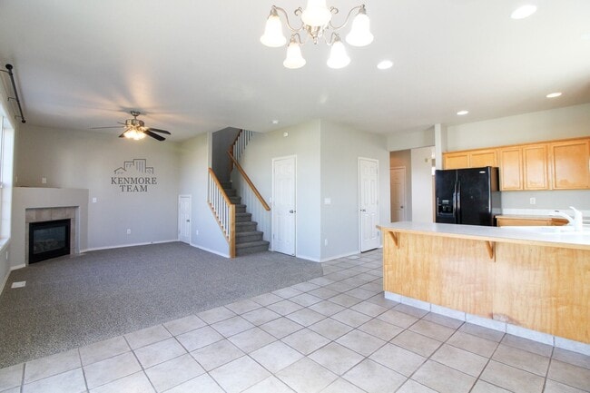 Building Photo - 3 Bedroom, 2.5 Bath Home in West Pasco