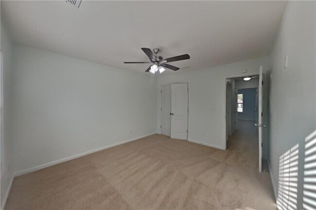 Building Photo - 5050 Roxton Ln
