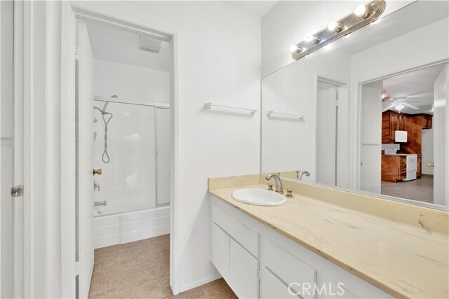 Building Photo - 5460 White Oak Ave