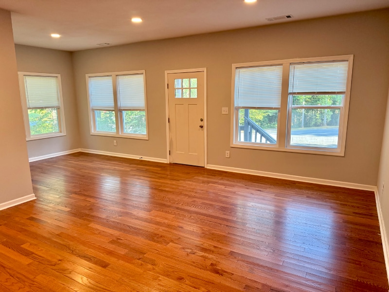 Building Photo - 557 Handyman Ct