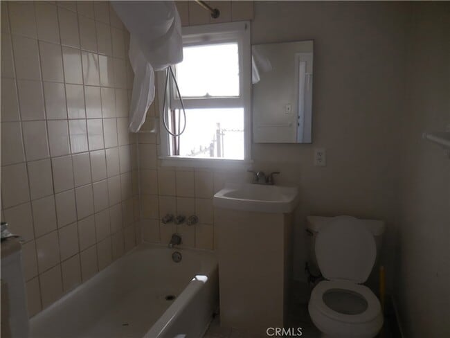 Building Photo - 959 W 17th St