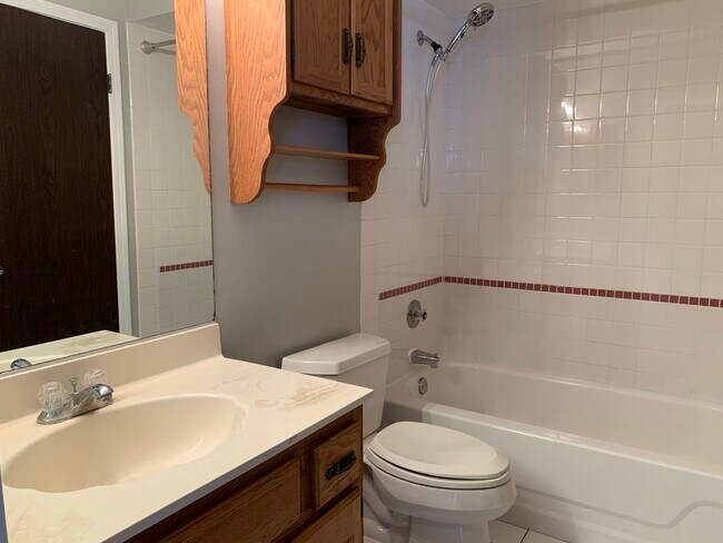 Building Photo - 332 Inverrary Ln