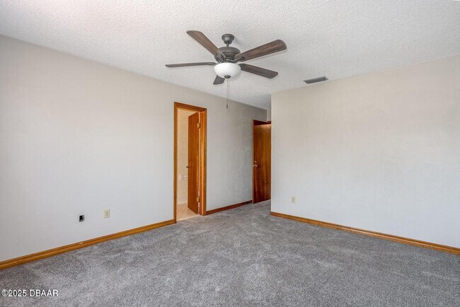 Building Photo - 200 Florida Shores Blvd