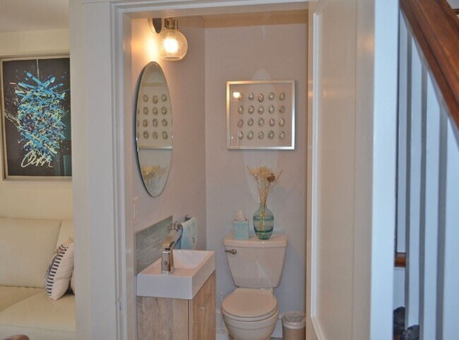 Building Photo - Winter Rental: 10A Gloucester Ave. (Utilit...