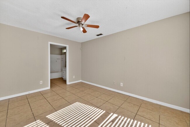 Building Photo - MUST SEE!! Huge 4 Bedroom / 2 Bath Single Family Home For Rent - SECTION EIGHT ACCEPTED