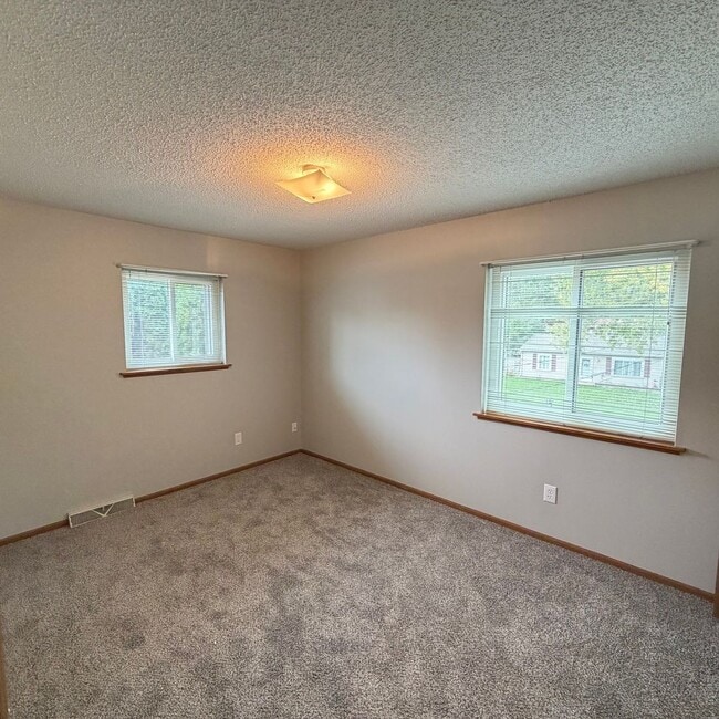 Building Photo - Two Bedroom with Washer/Dryer hook ups!