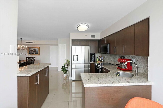 Building Photo - 3530 Mystic Pointe Dr