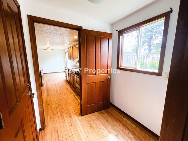 Building Photo - 2024-1102MF