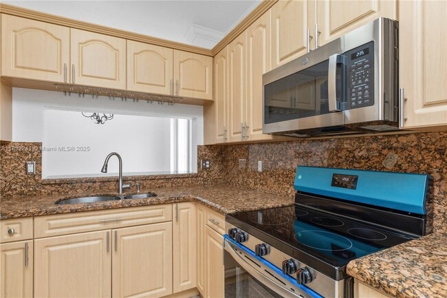 Building Photo - 1430 NW 154th Ln