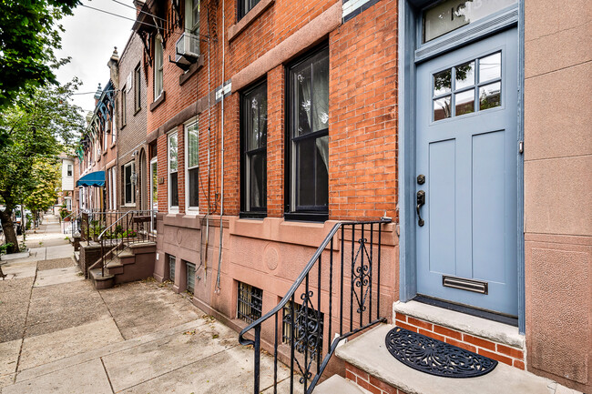 Building Photo - 1613 S Juniper St