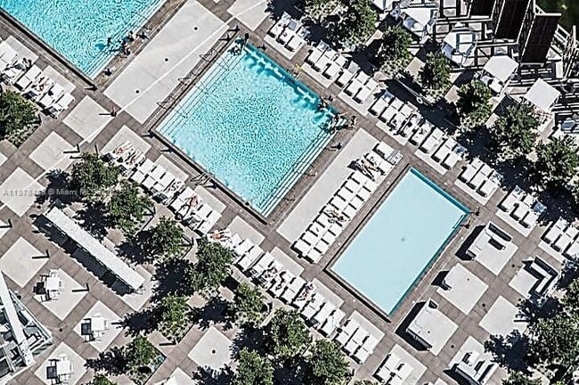 Building Photo - 485 Brickell Ave