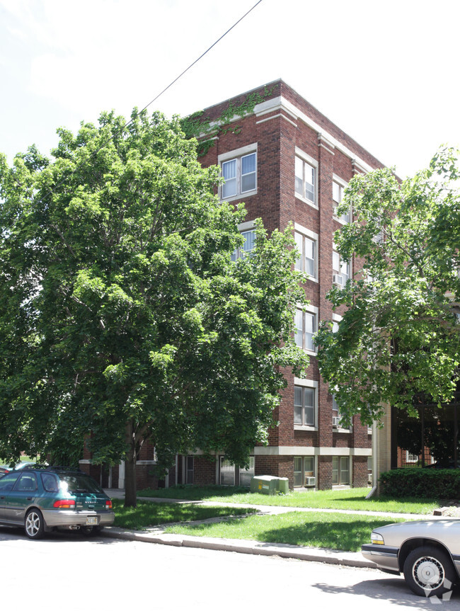 Building Photo - 1345 H St