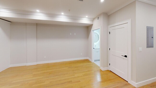 Building Photo - 231 Tremont St