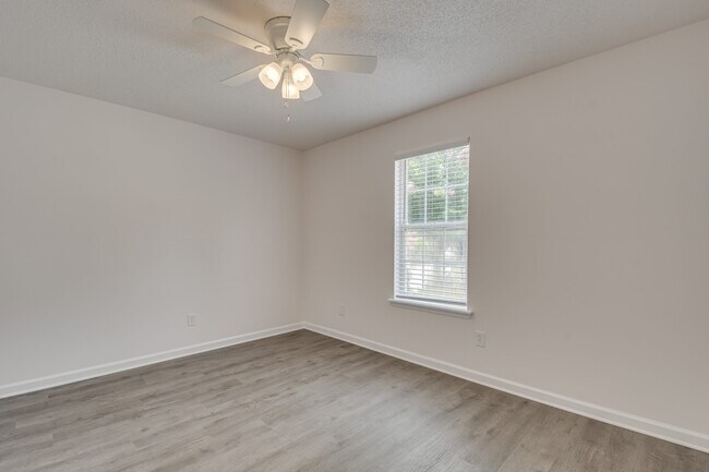 Building Photo - 513 Brians Way