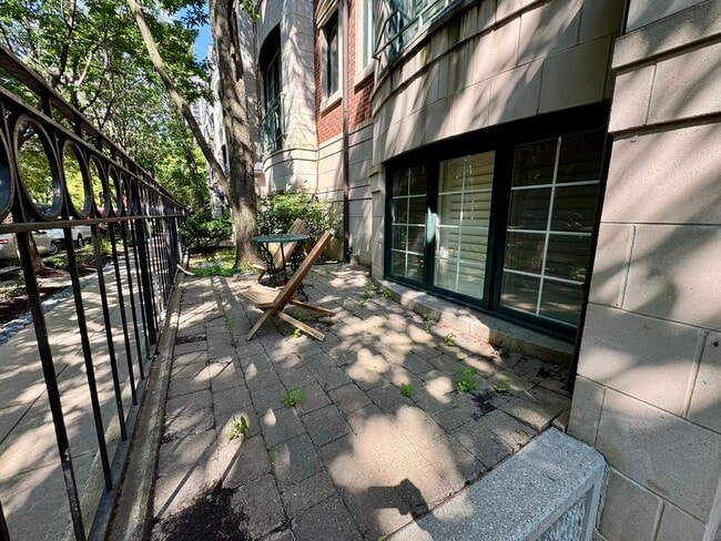 Building Photo - 1413 S Prairie Ave