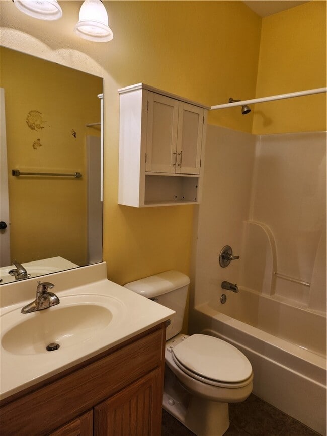 Building Photo - 4 Upwell Ln