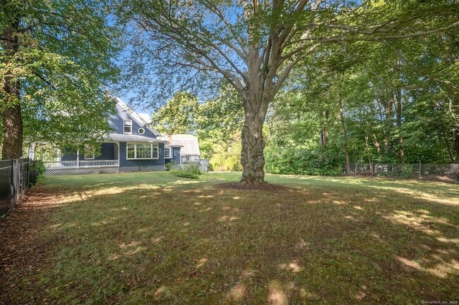 Building Photo - 884 Highland Ave