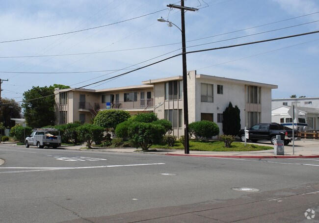 Primary Photo - Seaview Apartments
