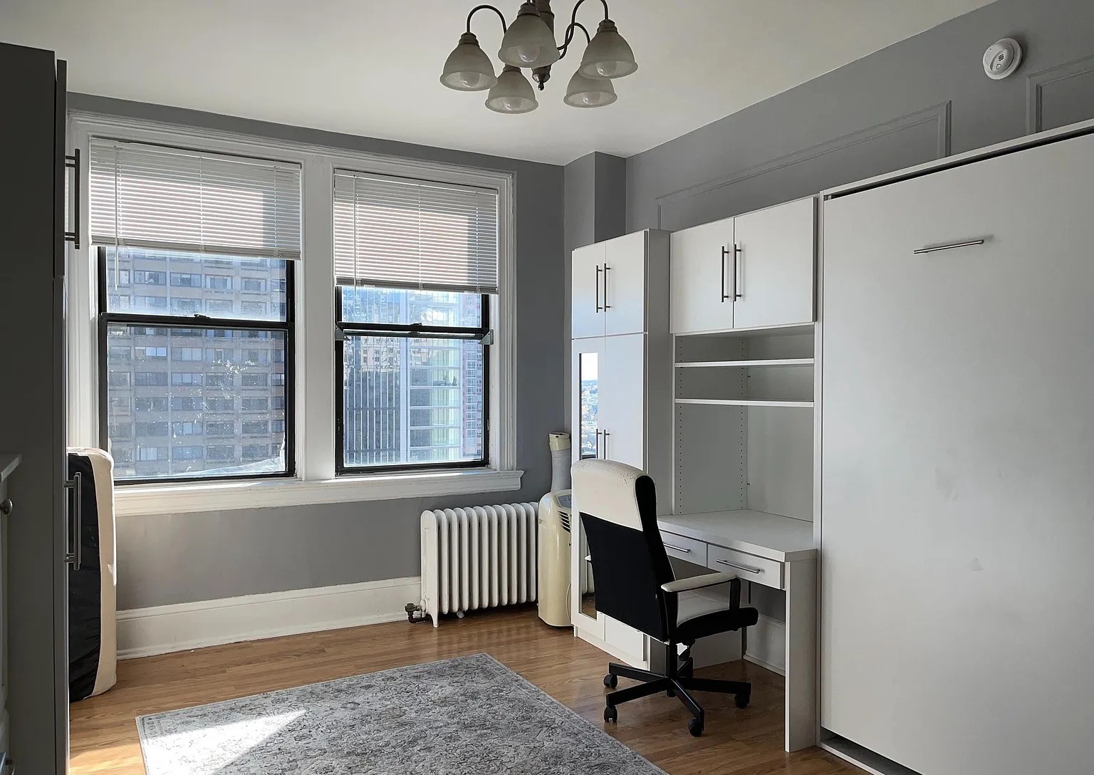 Desk Bed 1 up - 1324 Locust St